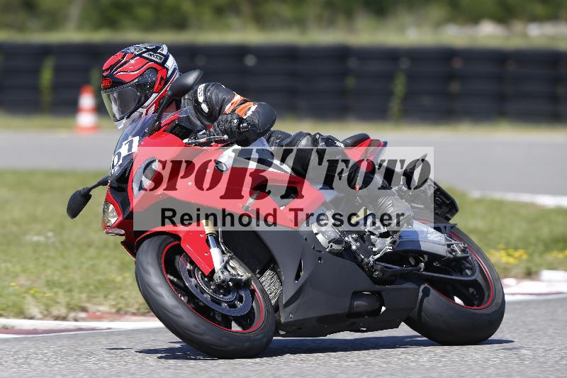 /Archiv-2025/48 25.08.2025 Cornu Master School ADR/blau-bleu/101